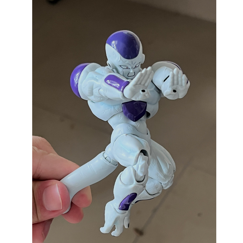 Action Figure DB Factory DB To - Model Kit Frieza recensione e prezzo