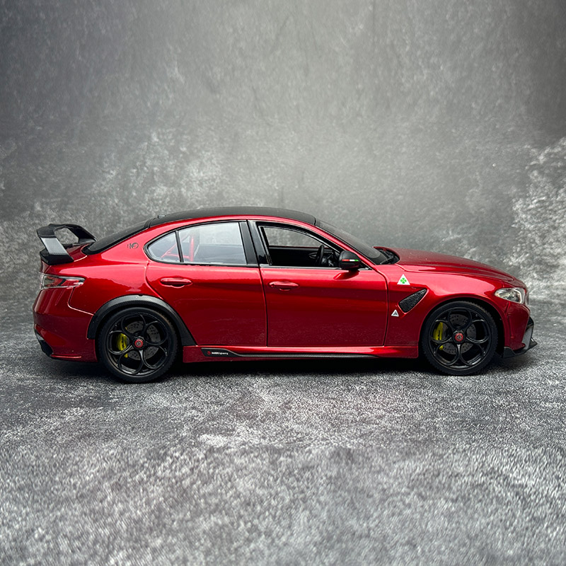 Bburago 1:18 Alfa Romeo Giulia - Model Kit Alfa Romeo recensione e prezzo