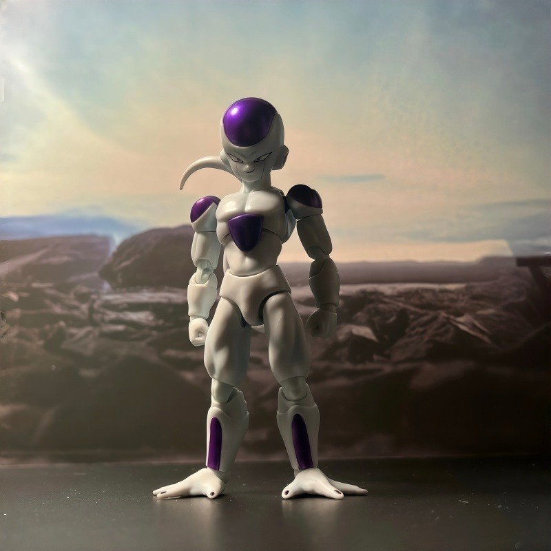 Originale Bandai S.H.Figuarts  - Model Kit Frieza recensione e prezzo