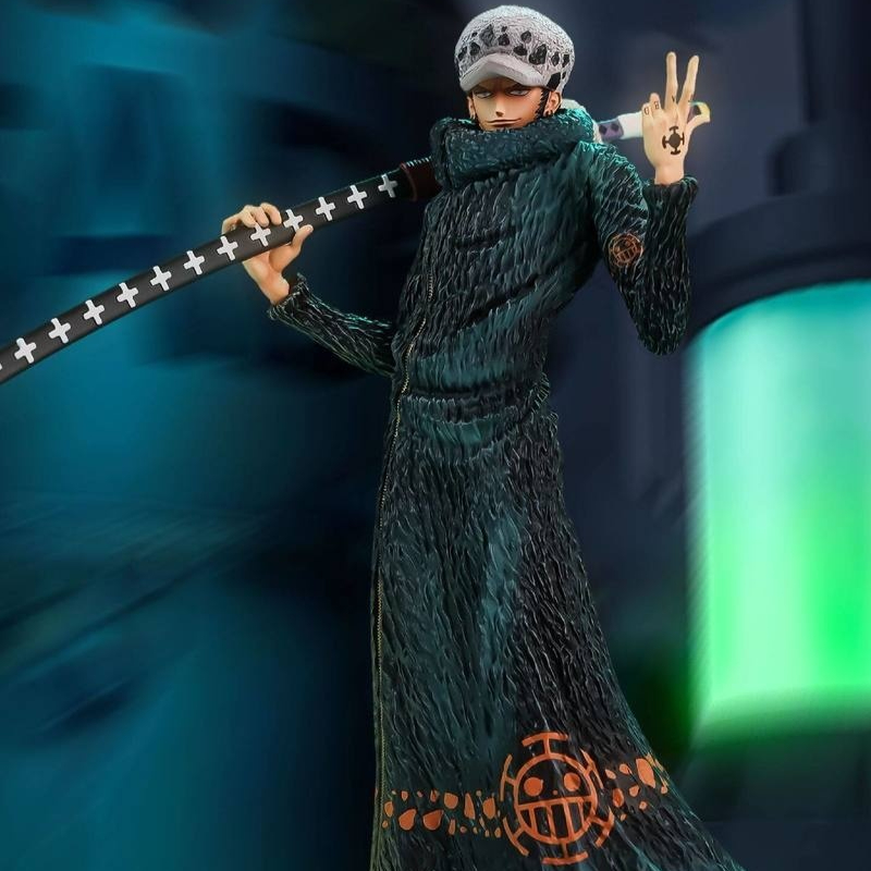 Statuette One Piece di Law Dis - Model Kit Judge recensione e prezzo
